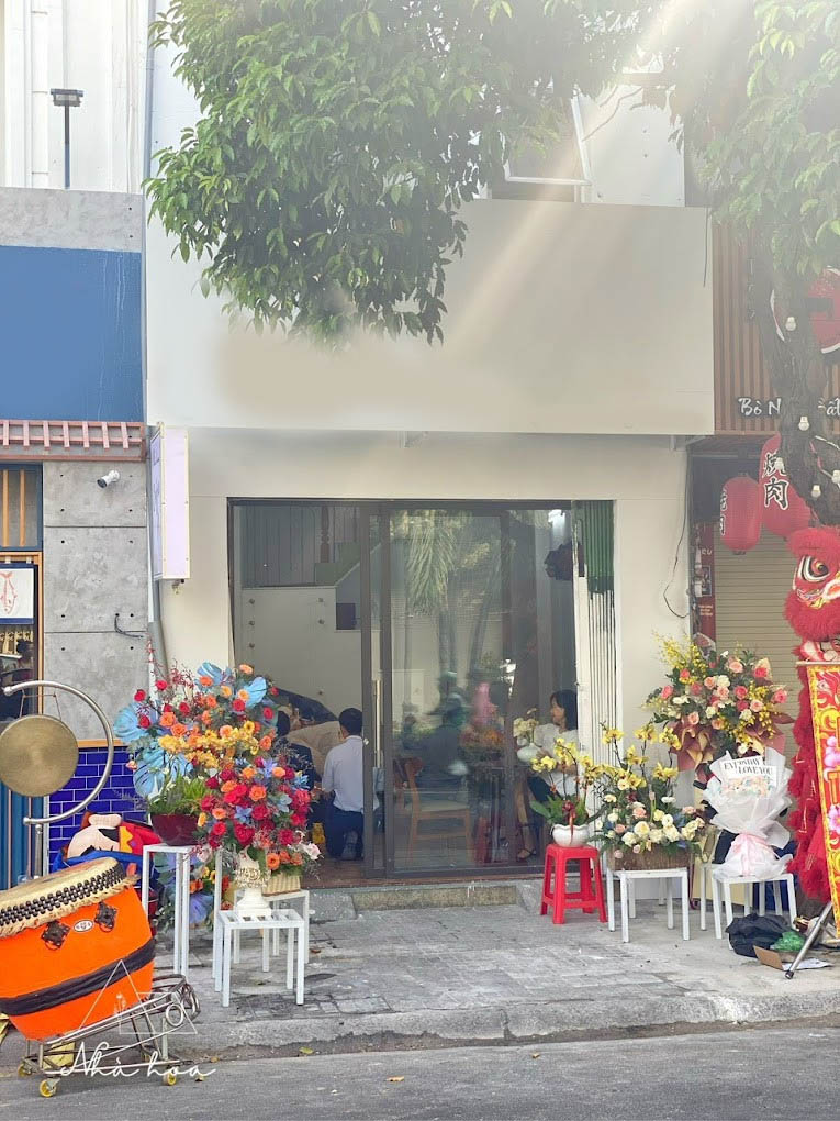 Cho thuê Nguyên căn mặt tiền Phan Xích Long, P2, Phú Nhuận